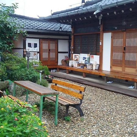 Dukmanjae Hotell Jeonju Eksteriør bilde