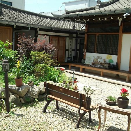 Dukmanjae Hotell Jeonju Eksteriør bilde