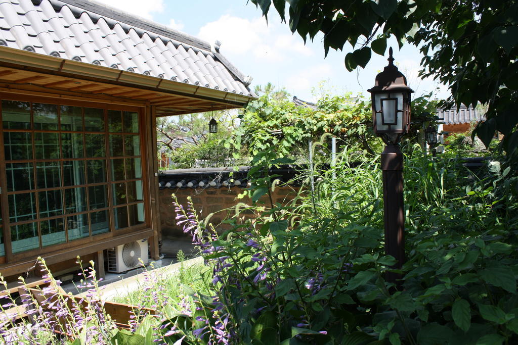 Dukmanjae Hotell Jeonju Eksteriør bilde