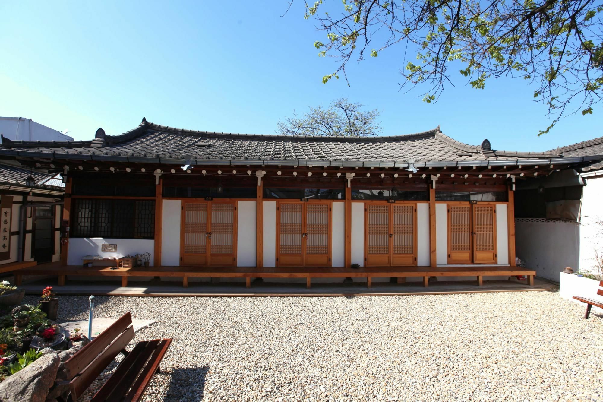Dukmanjae Hotell Jeonju Eksteriør bilde